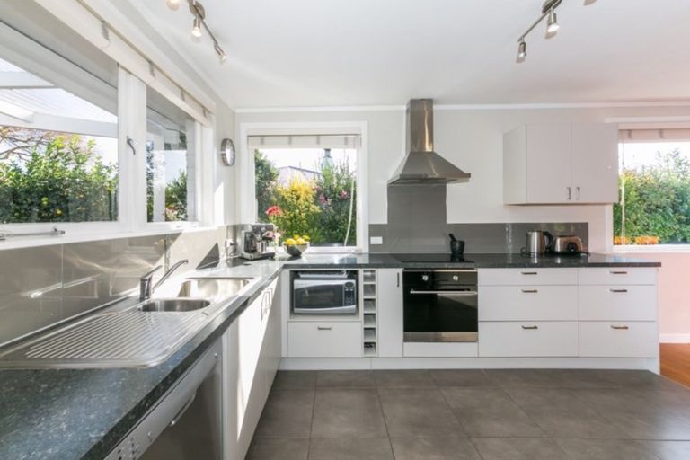 Photo of property in 11 Lipscombe Crescent, Havelock North, 4130