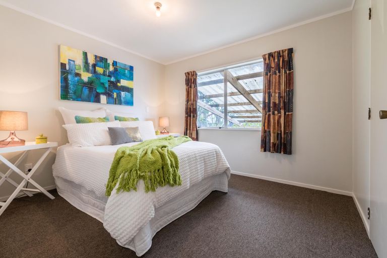 Photo of property in 52 Hinerau Street, Henderson, Auckland, 0612