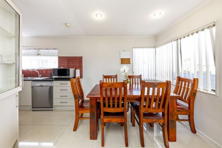 Photo of property in 2/1 Bledisloe Street, Papatoetoe, Auckland, 2104