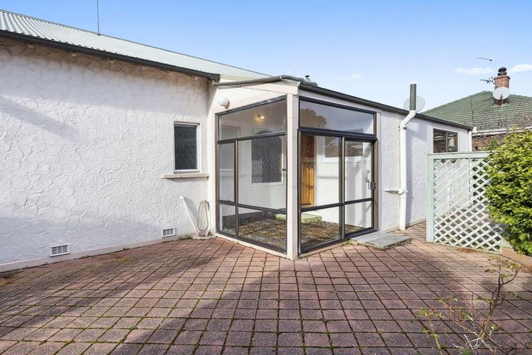 Photo of property in 60 Royal Crescent, Saint Kilda, Dunedin, 9012