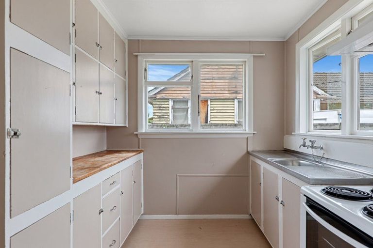Photo of property in 14 Ealing Street, Northcote, Christchurch, 8052