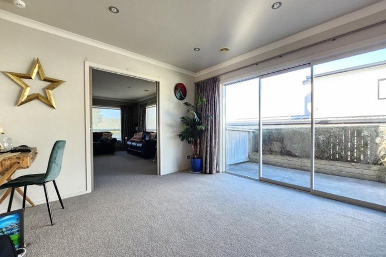 Photo of property in 66 Aotea Drive, Aotea, Porirua, 5024