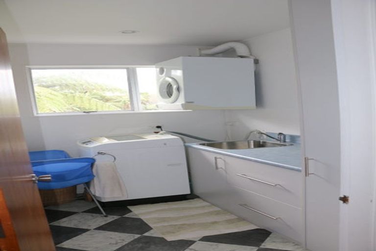 Photo of property in 3 Ardal Grove, Tirohanga, Lower Hutt, 5010