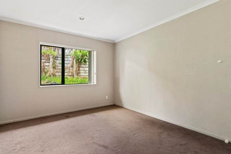 Photo of property in 6 Exotic Place, Massey, Auckland, 0614