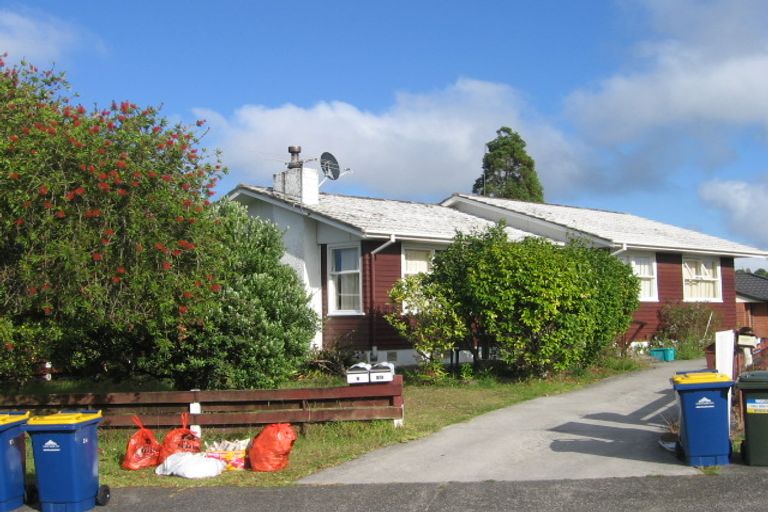 Photo of property in 2/4 Ngatoa Place, Glenfield, Auckland, 0629