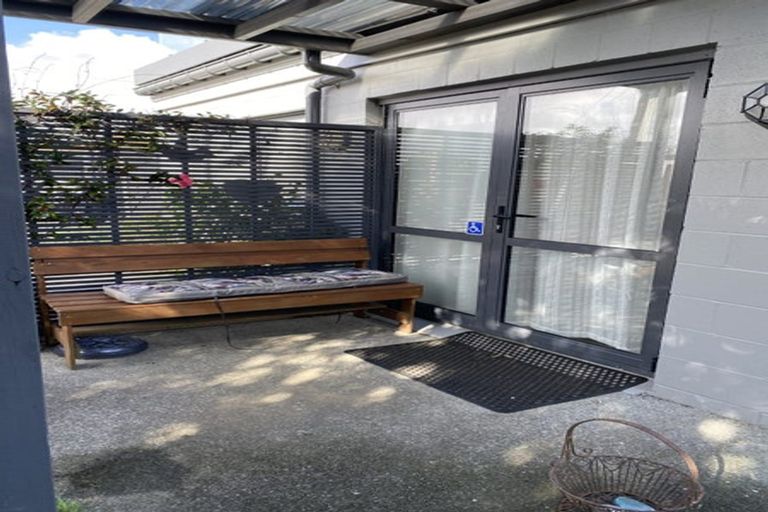 Photo of property in 2a Redwood Drive, Massey, Auckland, 0614