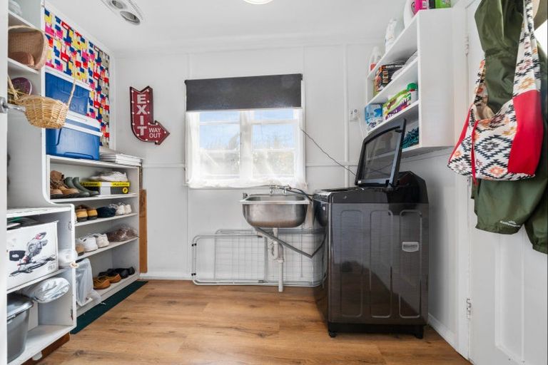 Photo of property in 2/5 Tokomaru Street, Welbourn, New Plymouth, 4312