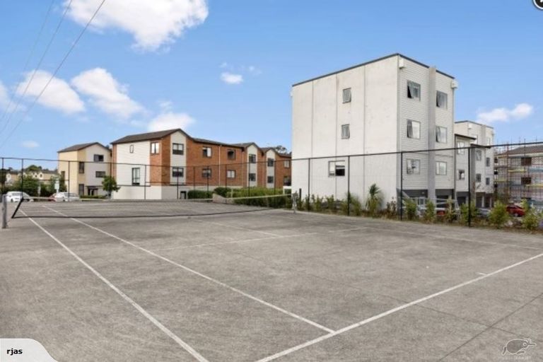 Photo of property in St Claire Village, 188/172 Mcleod Road, Te Atatu South, Auckland, 0610