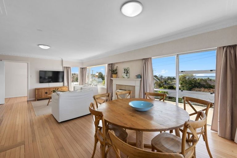 Photo of property in 1/53 Uxbridge Road, Mellons Bay, Auckland, 2014