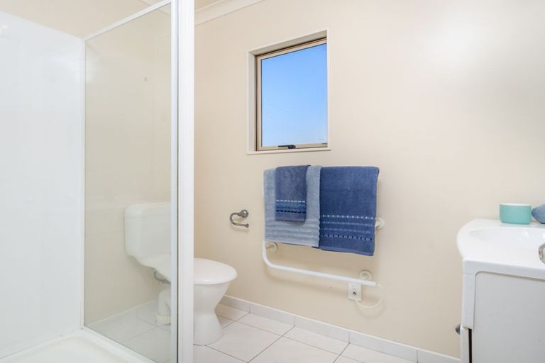 Photo of property in 34 Jadewynn Drive, Massey, Auckland, 0614