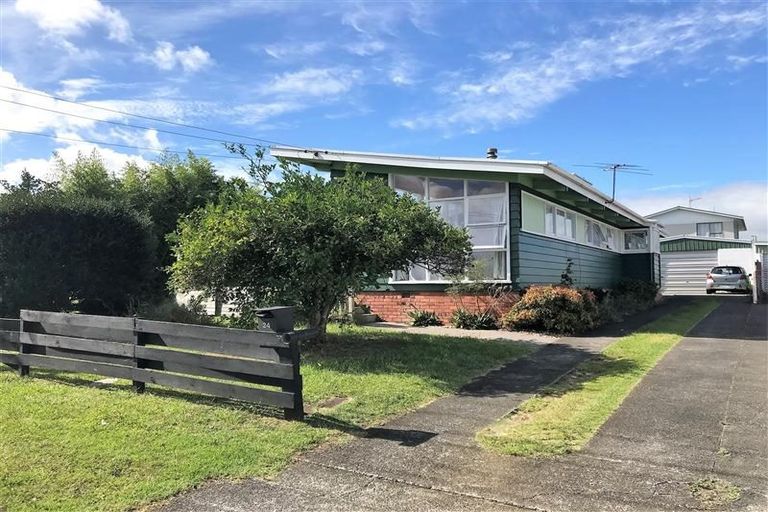 Photo of property in 24 Clayton Road, Manurewa, Auckland, 2102
