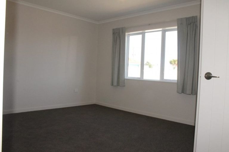 Photo of property in 9 Russell Street, Westport, 7825