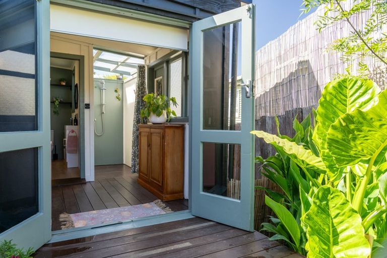 Photo of property in 21 Government Road, Raglan, 3225