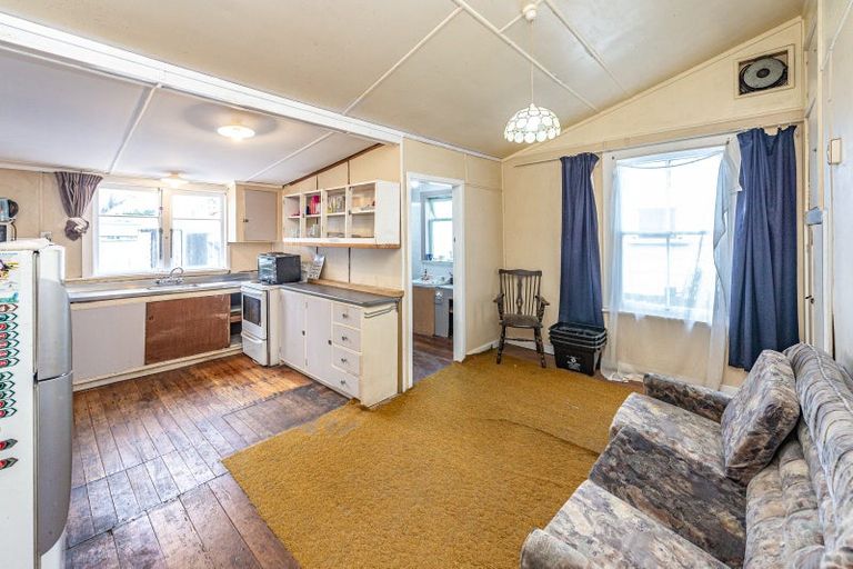 Photo of property in 4 Lowther Street, Whanganui, 4500