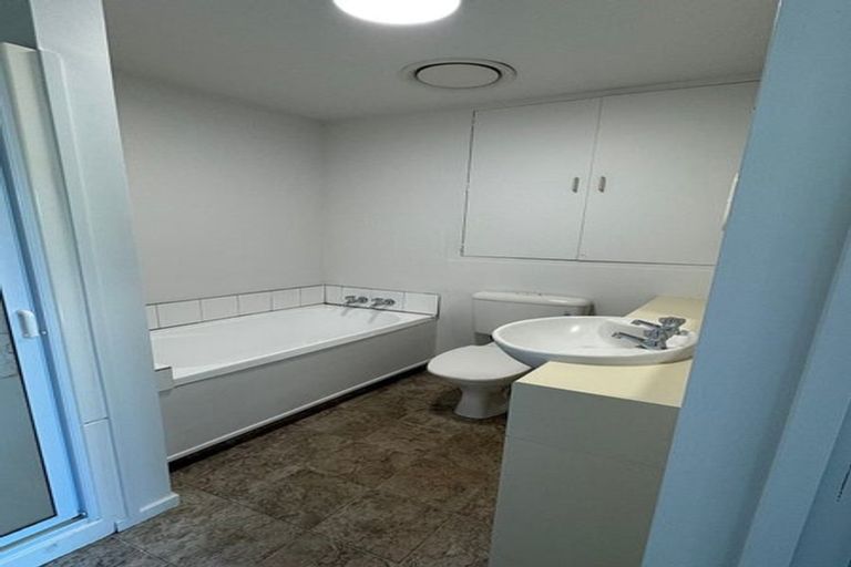 Photo of property in Hagley Mews, 6/454 Hagley Avenue, Christchurch Central, Christchurch, 8011