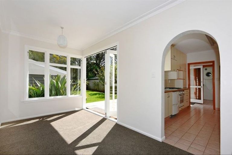 Photo of property in 71 Saint Martins Road, Saint Martins, Christchurch, 8022