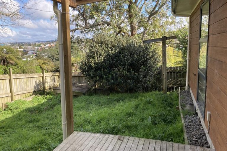 Photo of property in 30 Redwood Drive, Massey, Auckland, 0614