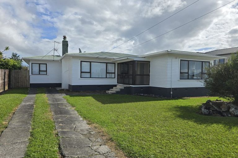 Photo of property in 52 Cambridge Terrace, Papatoetoe, Auckland, 2025