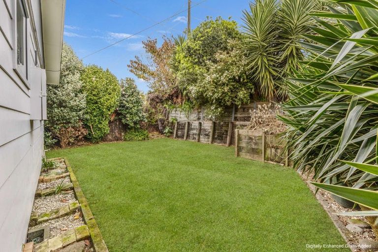 Photo of property in 42 Omata Road, Marfell, New Plymouth, 4310