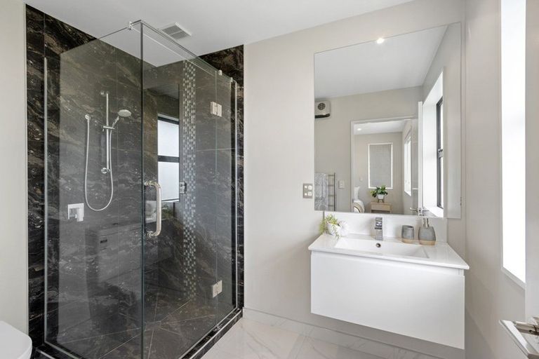 Photo of property in 18 Little Gem Road, Hornby, Christchurch, 8025