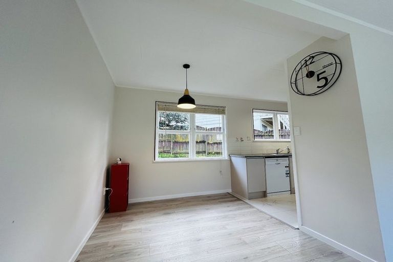Photo of property in 1/8a Alma Street, Te Atatu South, Auckland, 0610