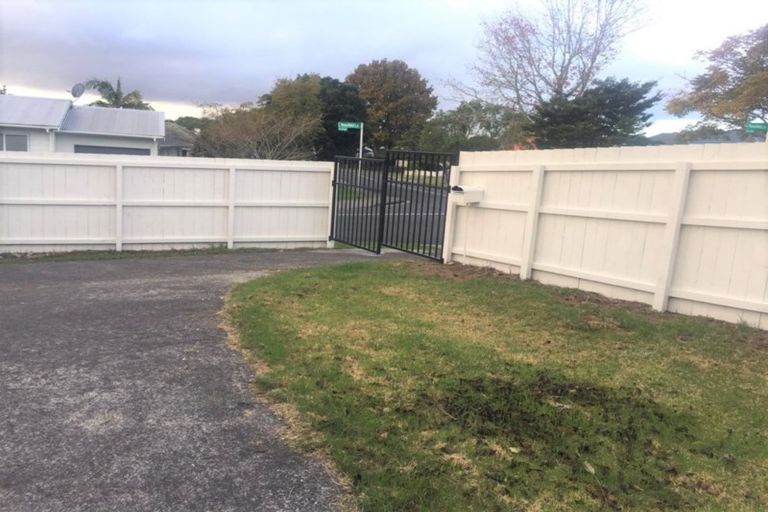 Photo of property in 44 Kervil Avenue, Te Atatu Peninsula, Auckland, 0610