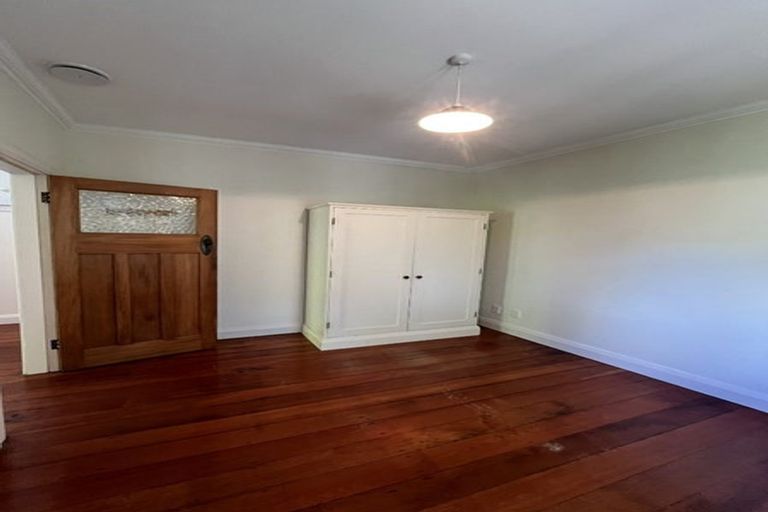 Photo of property in 75 Chamberlain Road, Karori, Wellington, 6012