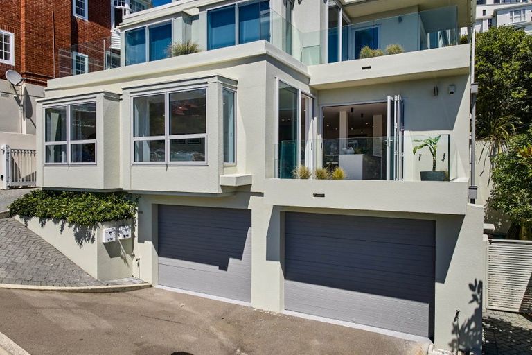 Photo of property in 1/16 Oriental Terrace, Oriental Bay, Wellington, 6011