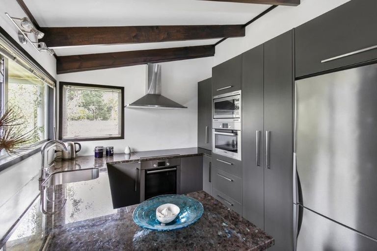 Photo of property in 9 Menear Lane, Hillcrest, Auckland, 0627