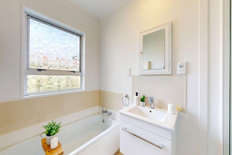 Photo of property in 14a Nola Avenue, Raumati Beach, Paraparaumu, 5032