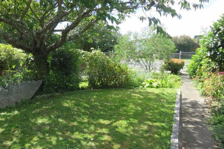 Photo of property in 12 Cornwall Place, Stoke, Nelson, 7011