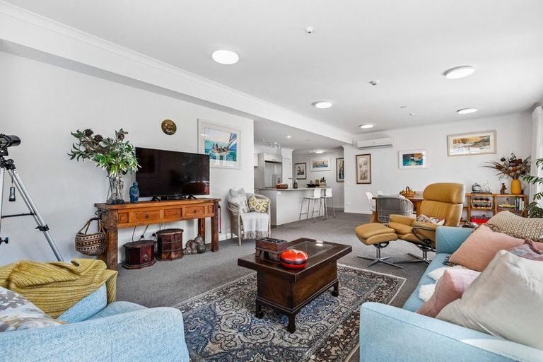 Photo of property in 90 Eaves Bush Parade, Orewa, 0931