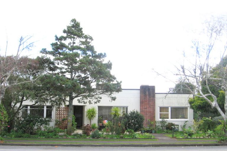 Photo of property in 2/13 Coles Crescent, Papakura, 2110