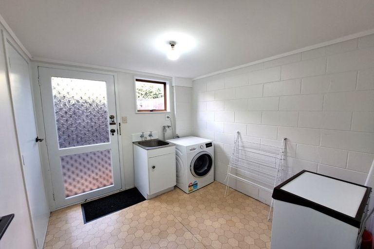 Photo of property in 2/35 Miltonia Avenue, Te Atatu South, Auckland, 0610