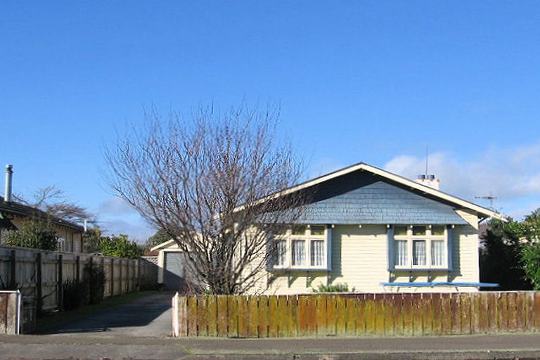 Photo of property in 50 Featherston Street, Takaro, Palmerston North, 4412