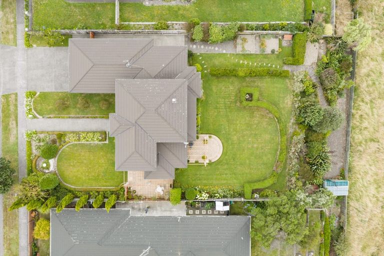 Photo of property in 144 Pacific Drive, Fitzherbert, Palmerston North, 4410