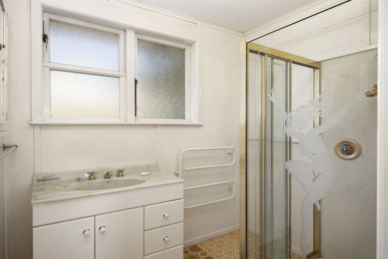 Photo of property in 172 Champion Street, Cannons Creek, Porirua, 5024