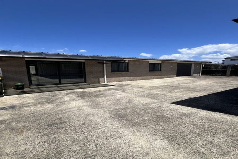 Photo of property in 20 Henwood Road, Mangere East, Auckland, 2024