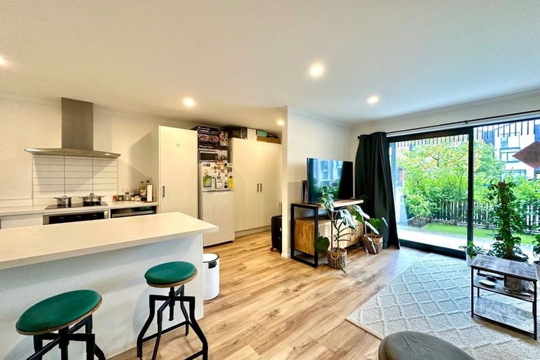 Photo of property in 6/73 Hobsonville Point Road, Hobsonville, Auckland, 0616