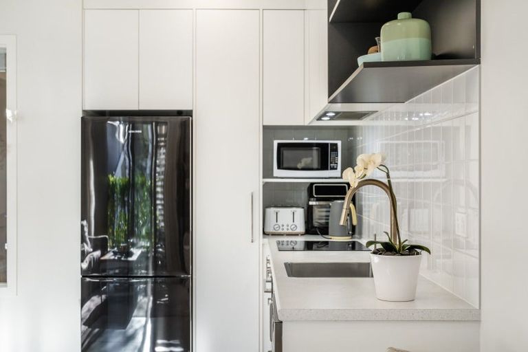 Photo of property in 11/2 Warrant Officer Lane, Hobsonville, Auckland, 0616