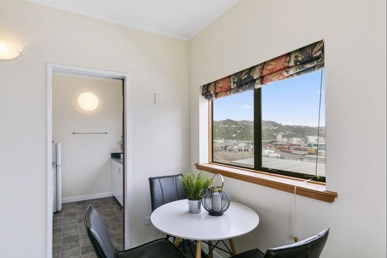 Photo of property in Hobson Court Flats, 66/70u Hobson Street, Thorndon, Wellington, 6011