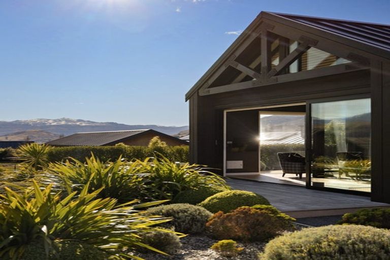 Photo of property in 4 Stockyard Lane, Jacks Point, Queenstown, 9371