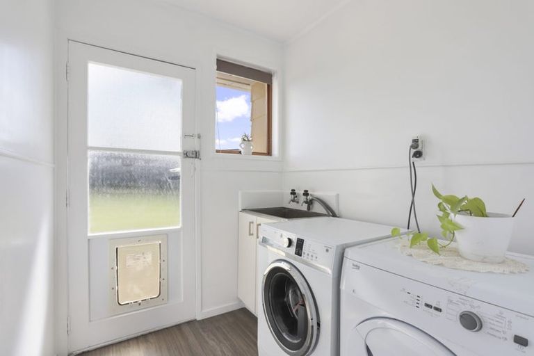 Photo of property in 79 Solar Road, Glen Eden, Auckland, 0602