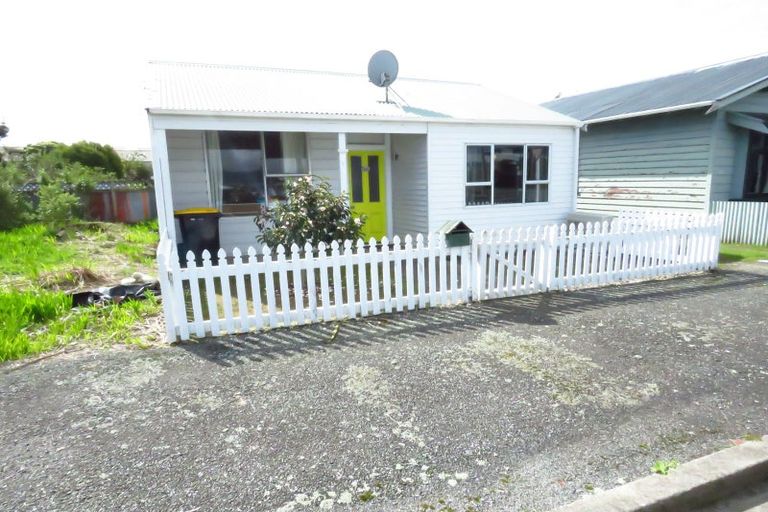 Photo of property in 5 Fonblanque Street, Westport, 7825