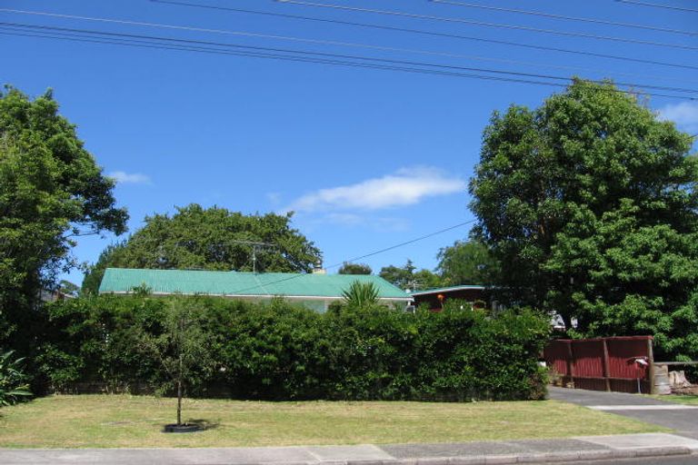 Photo of property in 2/51 Eskdale Road, Birkdale, Auckland, 0626