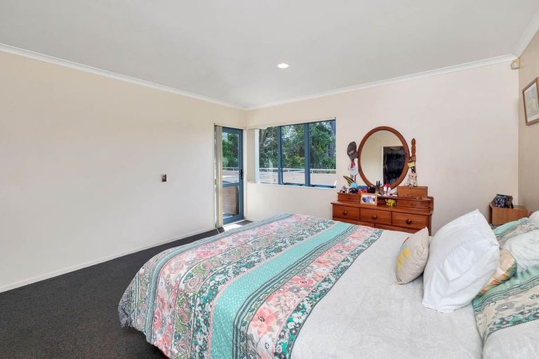 Photo of property in 14 San Vito Place, Henderson, Auckland, 0612