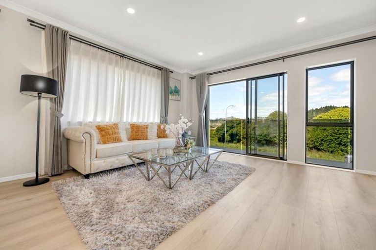 Photo of property in 58 Elevation Street, Flat Bush, Auckland, 2019