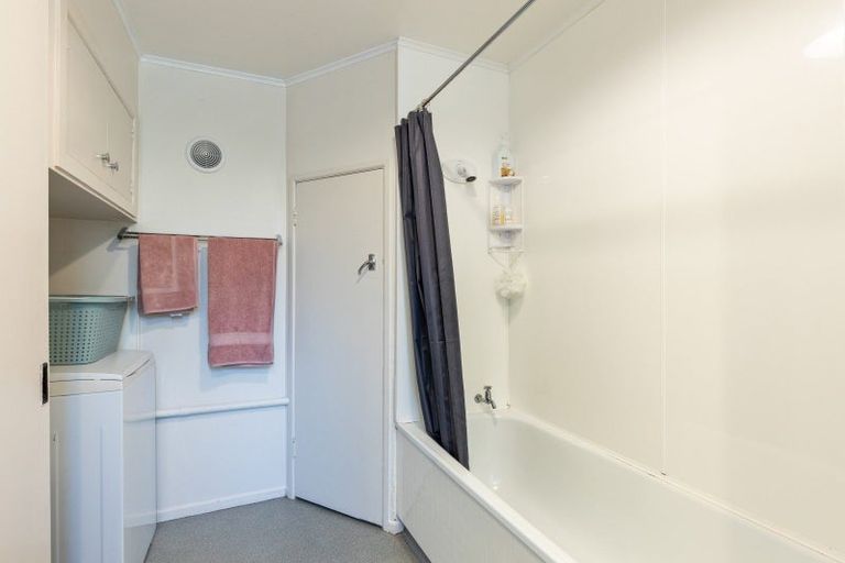Photo of property in 44 Victoria Road, New Plymouth, 4310