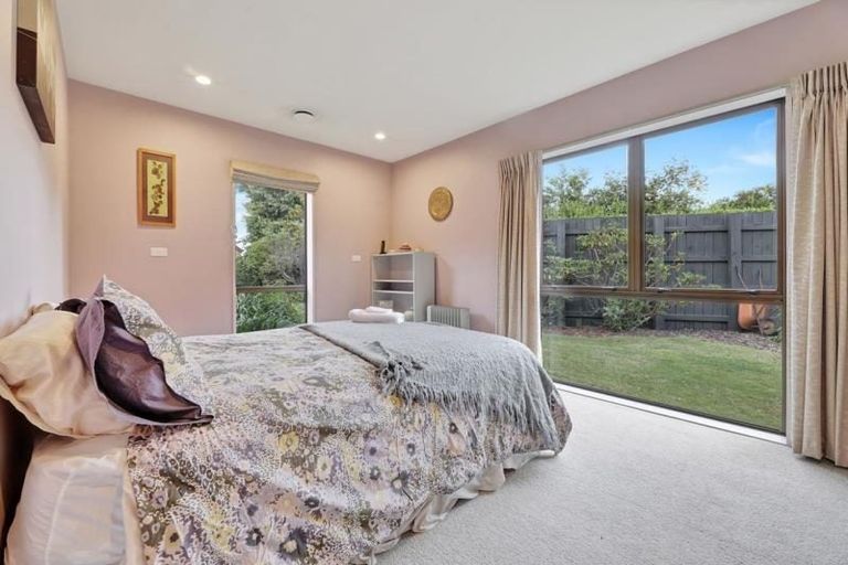 Photo of property in 412 Yaldhurst Road, Russley, Christchurch, 8042