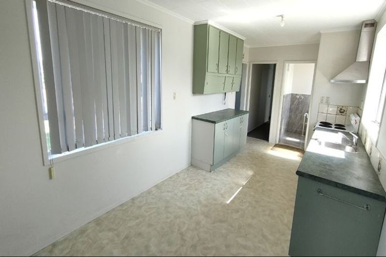 Photo of property in 4 Joanne Place, Rosehill, Papakura, 2113